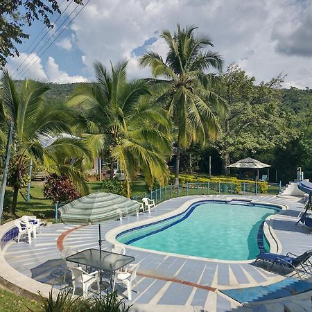 Hotel Campestre El Salitre บีเยตา ภายนอก รูปภาพ