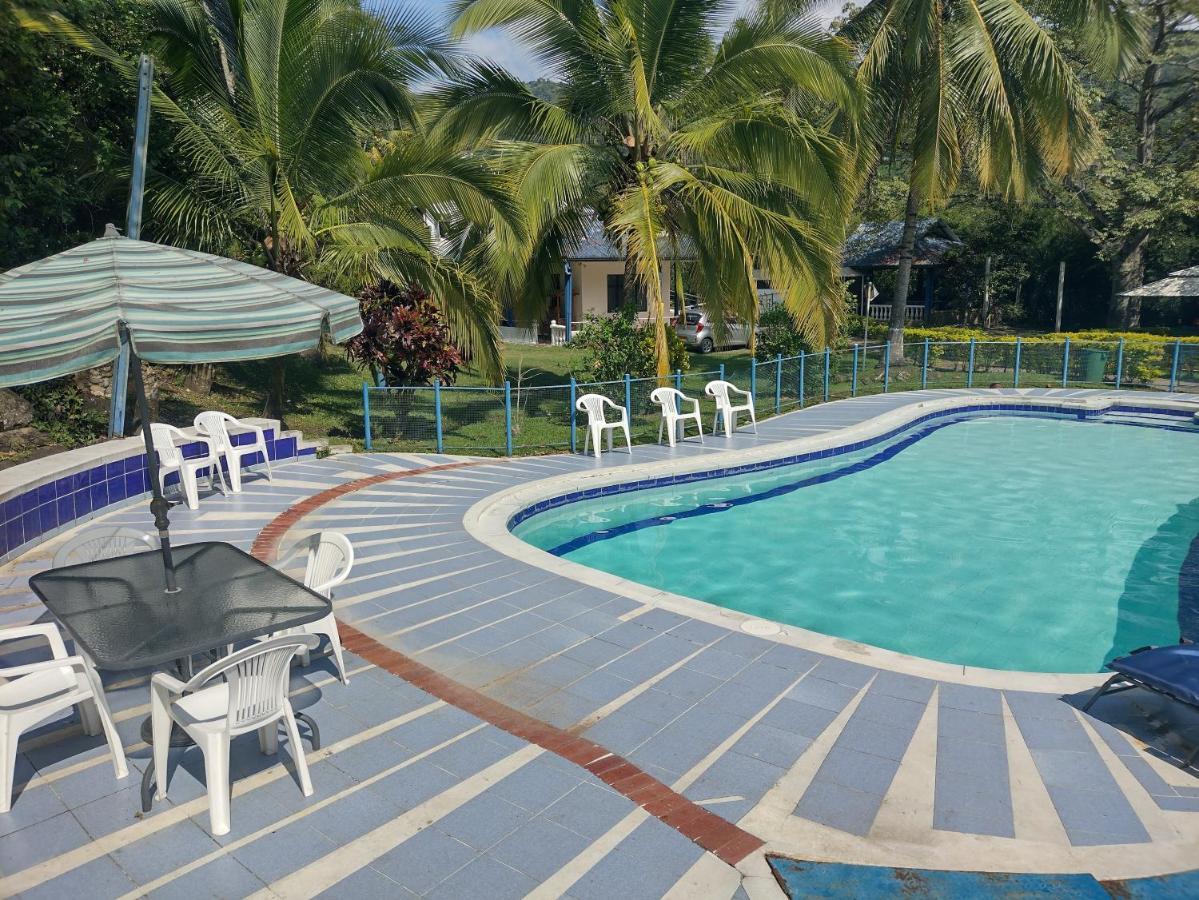 Hotel Campestre El Salitre บีเยตา ภายนอก รูปภาพ