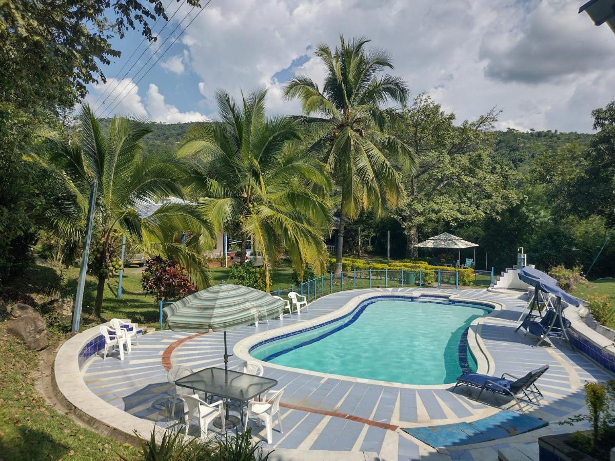 Hotel Campestre El Salitre บีเยตา ภายนอก รูปภาพ